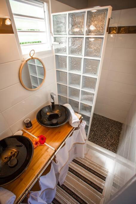Vwe Moun Bay Apartment Deshaies Luaran gambar